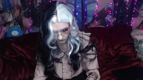 Snapshot of iselestias chatting on November 2025 10:43:02 PM Sele online show from November 2025 10:43:02 PM