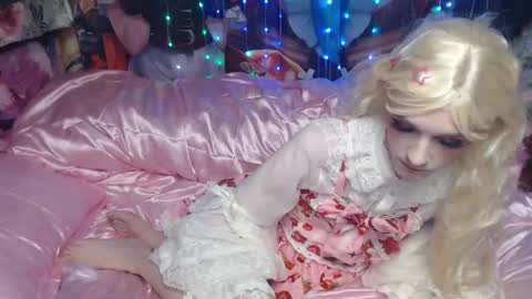 Snapshot of iselestias chatting on November 2025 10:47:01 PM Sele online show from November 2025 10:47:01 PM