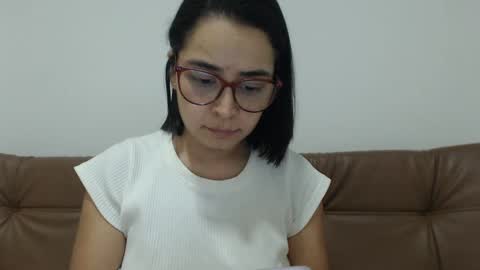 Emma online show from October 2025 03:41:02 AM