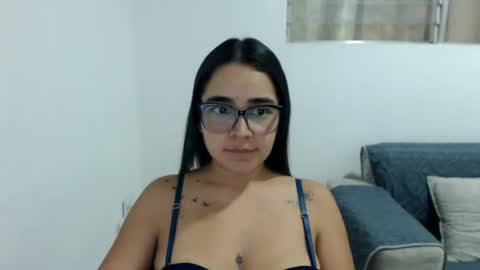 Snapshot of isemma chatting on June 2026 01:12:02 AM Emma online show from June 2026 01:12:02 AM