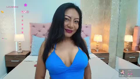 Isis Choi online show from July 2026 07:27:01 PM