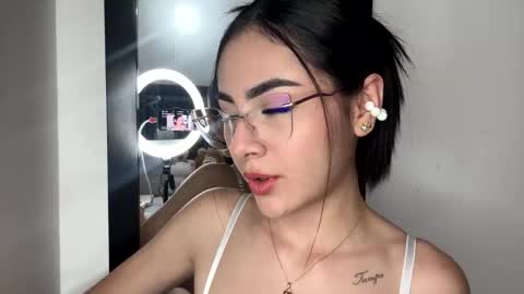 Snapshot of islacole chatting on October 2025 12:04:01 AM Cute Isla  online show from October 2025 12:04:01 AM