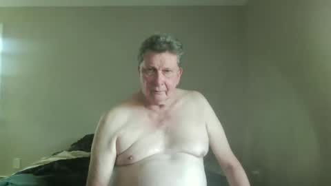 island625103 online show from September 2025 08:31:02 PM