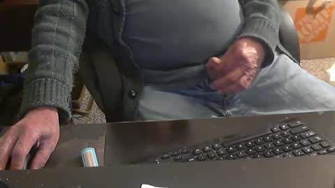 Snapshot of islandduke chatting on February 2025 01:32:01 AM Duke online show from February 2025 01:32:01 AM