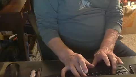 Snapshot of islandduke chatting on September 2025 09:47:02 PM Duke online show from September 2025 09:47:02 PM