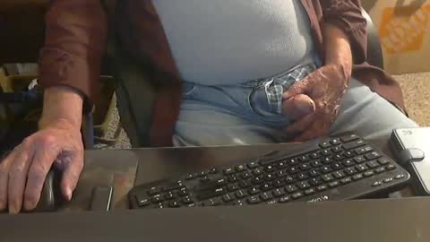 Snapshot of islandduke chatting on September 2025 05:24:02 PM Duke online show from September 2025 05:24:02 PM