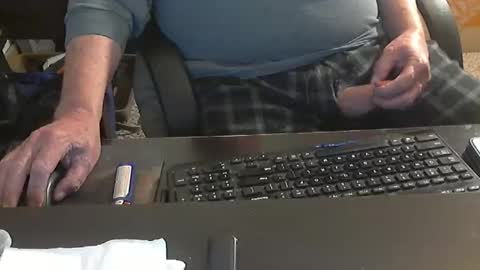 Snapshot of islandduke chatting on November 2025 05:03:02 PM Duke online show from November 2025 05:03:02 PM