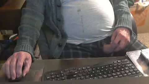 Snapshot of islandduke chatting on November 2025 01:37:01 AM Duke online show from November 2025 01:37:01 AM