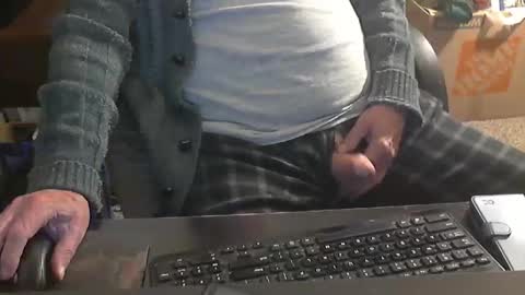 Snapshot of islandduke chatting on November 2025 04:40:02 PM Duke online show from November 2025 04:40:02 PM