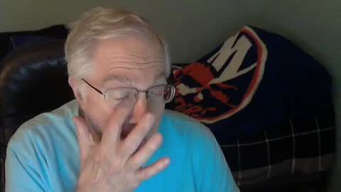 islesman22 online show from October 2025 11:37:01 PM