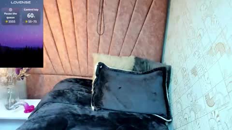 ISSA MILF online show from October 2025 01:00:02 PM