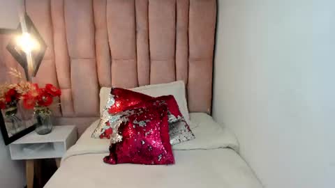 ISSA MILF online show from July 2026 04:09:02 PM
