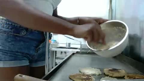issabela_sweet online show from May 2026 03:44:02 PM