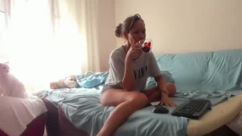 Snapshot of issabelle_69 chatting on June 2026 05:45:01 AM Issabelle online show from June 2026 05:45:01 AM