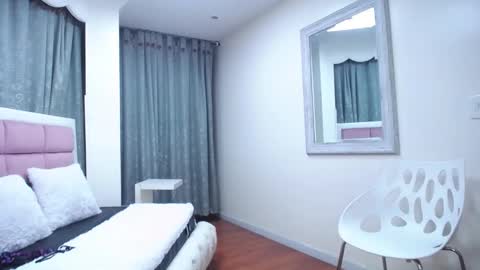 issadorajames online show from January 2025 12:57:02 AM