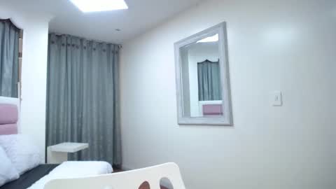 issadorajames online show from February 2025 07:05:02 PM