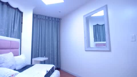 issadorajames online show from February 2025 10:14:02 PM