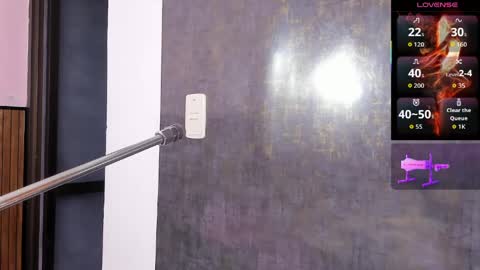 Snapshot of issys_milf chatting on May 2026 12:05:01 AM ISSYS online show from May 2026 12:05:01 AM
