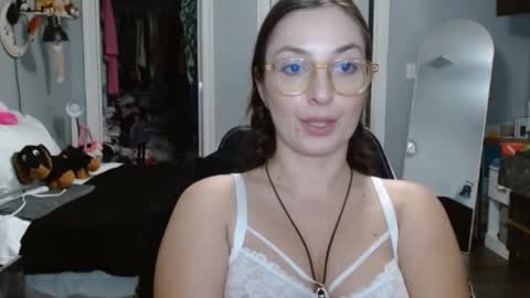 Snapshot of italiana25 chatting on February 2025 05:18:01 AM Bella Bloom online show from February 2025 05:18:01 AM