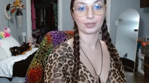 Snapshot of italiana25 chatting on February 2025 01:41:02 AM Bella Bloom online show from February 2025 01:41:02 AM