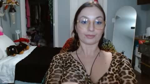 Snapshot of italiana25 chatting on February 2025 07:51:02 AM Bella Bloom online show from February 2025 07:51:02 AM