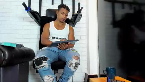 Italo Moore online show from January 2026 11:25:01 AM