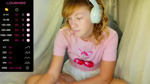 Lily online show from November 2025 10:04:02 PM