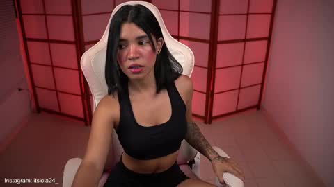 Snapshot of its_lola chatting on February 2026 03:25:02 AM online show from February 2026 03:25:02 AM