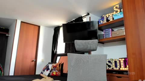 Snapshot of its_sol chatting on January 2025 01:25:02 PM Sol online show from January 2025 01:25:02 PM