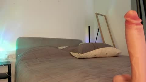 Isabella online show from June 2026 01:55:01 PM