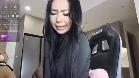 Queen Liya online show from November 2025 02:50:02 PM