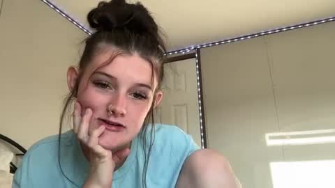 itsKaylaaa online show from June 2026 12:35:01 AM