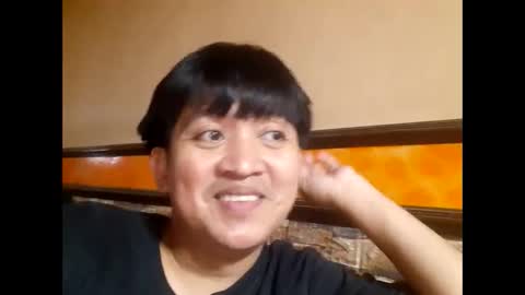 Snapshot of itsme_berniexx chatting on December 2024 11:07:01 AM ask me online show from December 2024 11:07:01 AM