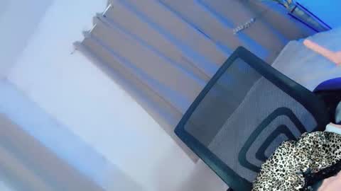 itsme_jenny online show from October 2025 12:01:02 AM