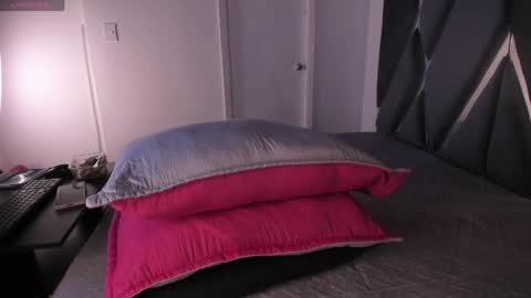 Moon online show from May 2026 06:58:01 PM