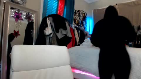 Snapshot of ittakes2baby chatting on January 2025 11:05:01 PM Ittakes2baby online show from January 2025 11:05:01 PM