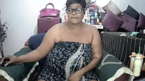 Snapshot of itumeleng74 chatting on February 2025 06:40:02 PM itumeleng74 online show from February 2025 06:40:02 PM