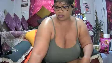 Snapshot of itumeleng74 chatting on September 2025 06:25:02 AM itumeleng74 online show from September 2025 06:25:02 AM