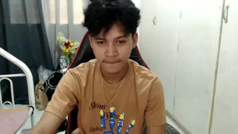 itzme_john online show from June 2026 01:52:02 AM