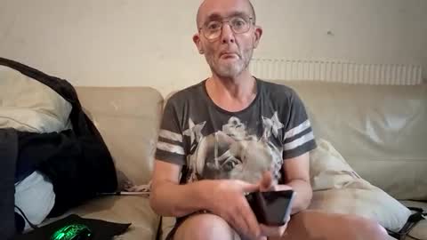 Snapshot of ivancuyversgmailco chatting on December 2025 11:08:02 AM Small online show from December 2025 11:08:02 AM