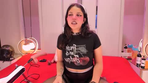 Snapshot of ivannabellini_ chatting on November 2025 02:22:01 PM online show from November 2025 02:22:01 PM