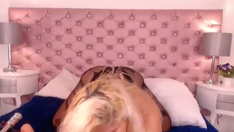 Snapshot of ivonnybon chatting on January 2026 03:31:01 AM IvonnyBon online show from January 2026 03:31:01 AM