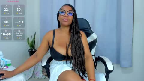 Snapshot of ivonsanchez chatting on June 2026 10:43:02 AM IVONSANCHEZ online show from June 2026 10:43:02 AM