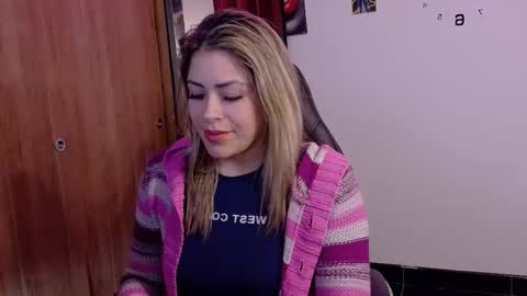 Diana Rojas  online show from October 2025 06:11:01 AM