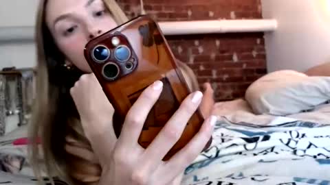 Snapshot of ivygrave chatting on September 2025 02:11:01 AM ivygrave online show from September 2025 02:11:01 AM