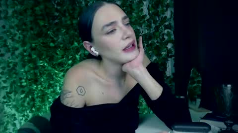 Snapshot of ivyjonson chatting on December 2024 04:40:02 PM Miss Ivy online show from December 2024 04:40:02 PM