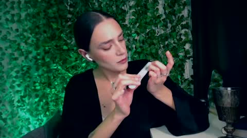 Snapshot of ivyjonson chatting on December 2024 07:53:02 PM Miss Ivy online show from December 2024 07:53:02 PM