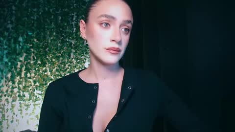 Snapshot of ivyjonson chatting on February 2025 06:53:01 PM Miss Ivy online show from February 2025 06:53:01 PM