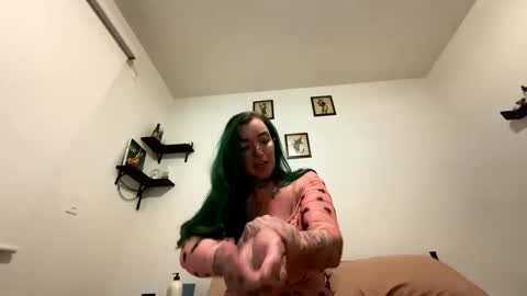 Snapshot of ivyriot95 chatting on October 2025 07:08:01 AM Ivy Riot online show from October 2025 07:08:01 AM