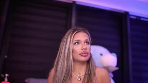 IvyRowa online show from February 2025 01:46:02 AM